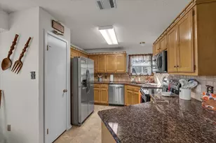 107 Fort Graham Cir, Waco, TX 76705 - Photo 14