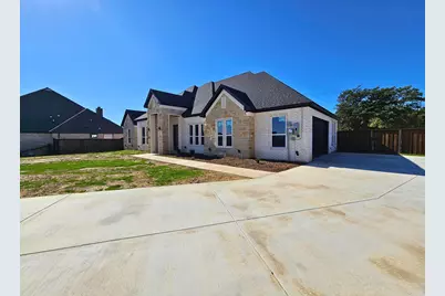 105 Oxford Court, Weatherford, TX 76088 - Photo 2
