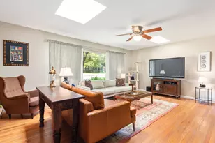 6803 Blessing Dr, Dallas, TX 75214 - Photo 2