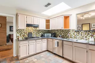6803 Blessing Dr, Dallas, TX 75214 - Photo 4