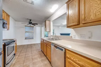 1705 Creekside, Sherman, TX 75092 - Photo 4