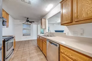 1705 Creekside, Sherman, TX 75092 - Photo 4