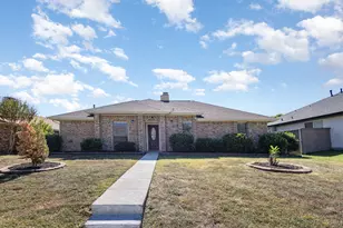 1724 Brighton Dr, Carrollton, TX 75007 - Photo 2