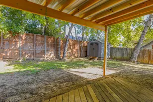 422 Washington St, Grapevine, TX 76051 - Photo 10