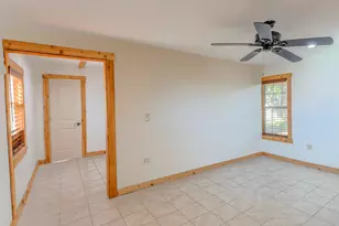 422 Washington St, Grapevine, TX 76051 - Photo 6