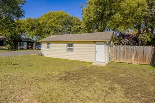 422 Washington St, Grapevine, TX 76051 - Photo 1