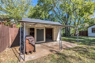 1815 N Riverside Dr, Fort Worth, TX 76111 - Photo 28