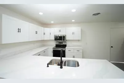 404 Westwood Drive, Euless, TX 76039 - Photo 8