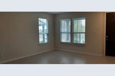 325 Kennewick Drive, Garland, TX 75044 - Photo 4