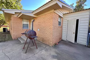 506 W Morris St, Seymour, TX 76380 - Photo 18