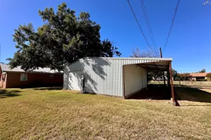 506 W Morris St, Seymour, TX 76380 - Photo 22