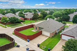 9914 Goldenrod Dr, Frisco, TX 75035 - Photo 2