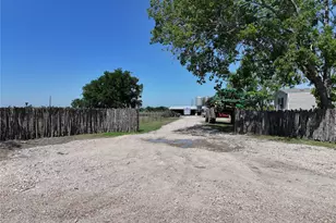19258 Co Rd 4043, Kemp, TX 75143 - Photo 2