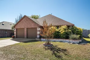 231 Saddlebrook Ln, Waxahachie, TX 75165 - Photo 2