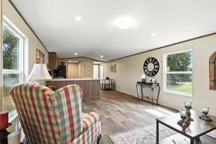 4214 W Virginia Dr, Granbury, TX 76048 - Photo 4