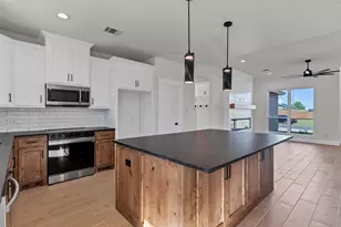 3306 Promenade Ct, Granbury, TX 76049 - Photo 14