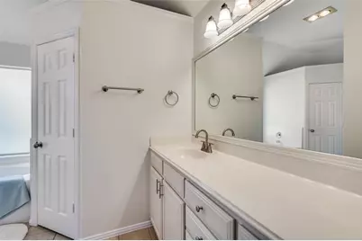 803 W Lonesome Dove Trail, Arlington, TX 76001 - Photo 24