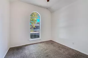 803 W Lonesome Dove Trail, Arlington, TX 76001 - Photo 18