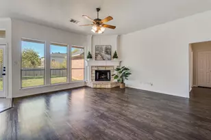 803 W Lonesome Dove Trail, Arlington, TX 76001 - Photo 8