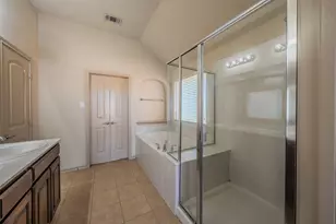 5960 Summerwood Dr, Grand Prairie, TX 75052 - Photo 20