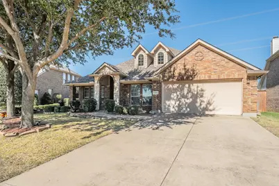 5960 Summerwood Drive, Grand Prairie, TX 75052 - Photo 2