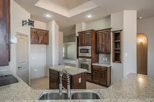 5960 Summerwood Dr, Grand Prairie, TX 75052 - Photo 10