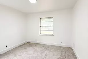 1839 Burning Tree Ln, Carrollton, TX 75006 - Photo 8