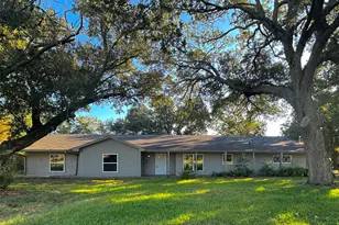 1120 Tamarisk Dr, Mexia, TX 76667 - Photo 1