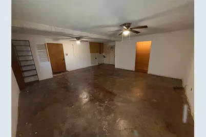 1381 Hillcrest Drive, Graham, TX 76450 - Photo 10