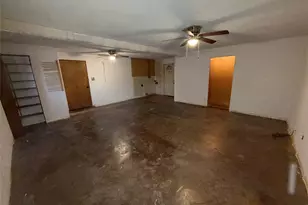 1381 Hillcrest Dr, Graham, TX 76450 - Photo 10