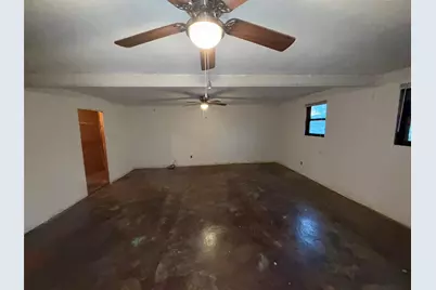 1381 Hillcrest Drive, Graham, TX 76450 - Photo 8