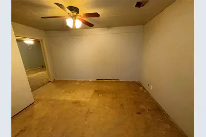 1381 Hillcrest Drive, Graham, TX 76450 - Photo 16