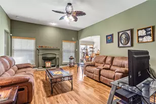 9221 Alyssa Dr, White Settlement, TX 76108 - Photo 4