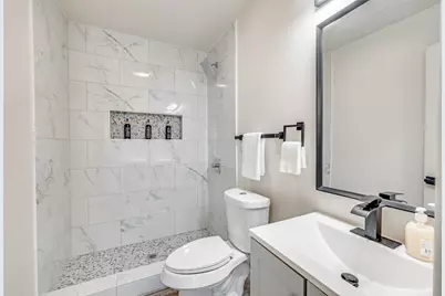 733 SE 3rd Street, Grand Prairie, TX 75051 - Photo 14