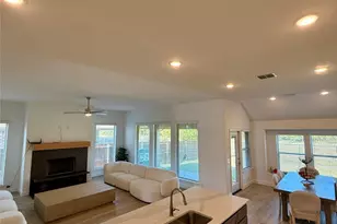 218 Oakcrest Dr, Justin, TX 76247 - Photo 6