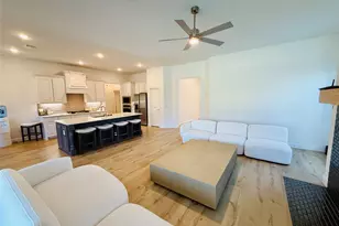 218 Oakcrest Dr, Justin, TX 76247 - Photo 4