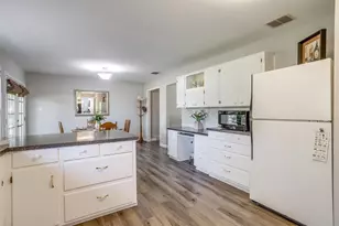 5805 Circular Dr, North Richland Hills, TX 76117 - Photo 18