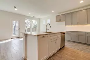 4524 Hogan's Alley Dr, Arlington, TX 76001 - Photo 4