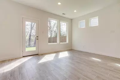 4524 Hogans Alley Drive, Arlington, TX 76001 - Photo 2