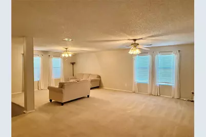 930 Dunkirk Lane, Arlington, TX 76017 - Photo 4