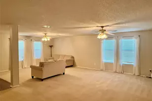 930 Dunkirk Ln, Arlington, TX 76017 - Photo 4