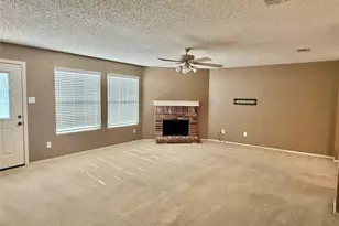 930 Dunkirk Ln, Arlington, TX 76017 - Photo 8