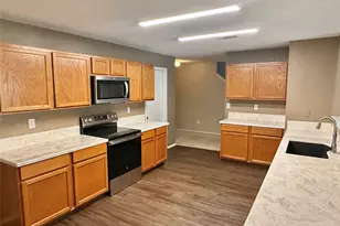 930 Dunkirk Ln, Arlington, TX 76017 - Photo 10