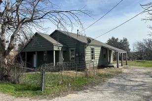 713 Wright Ct, Granbury, TX 76048 - Photo 2