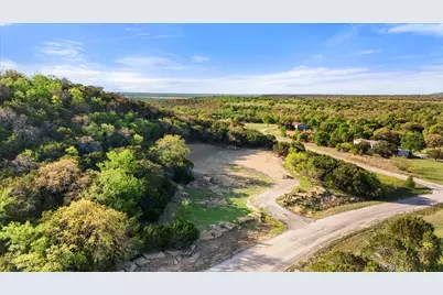 215 Shady Oaks Drive, Mineral Wells, TX 76067 - Photo 2