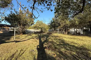 1513 Lawdwin Ave, Bridgeport, TX 76426 - Photo 4