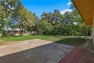 1822 W Hickory St, Denton, TX 76201 - Photo 4
