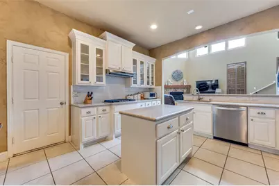 810 Redondo, Irving, TX 75039 - Photo 14