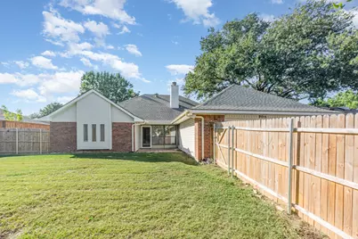 2015 Robin Hill Lane, Carrollton, TX 75007 - Photo 26