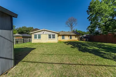 1818 Hillcrest Drive, Irving, TX 75062 - Photo 26